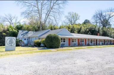 Main picture of 7141 Merrimac Trl