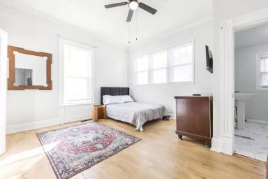 Main picture of 307 Persons St