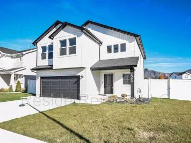 Main picture of 2090 S Creekside Dr