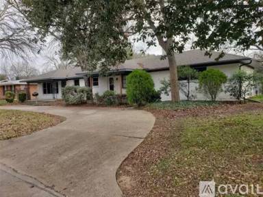 Main picture of 1002 NW 9th St
