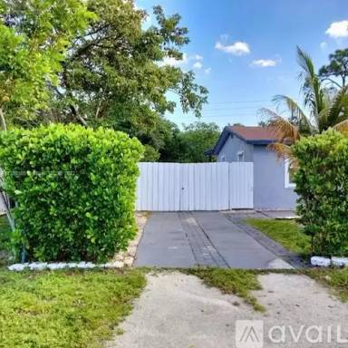 Main picture of 1378 SW 26th Ave