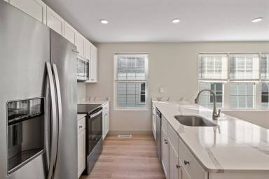 Main picture of 27 Hawkins St