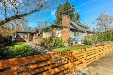 Main picture of 5905 NE 30th Ave