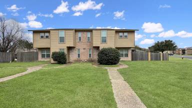 Main picture of 1811 Woodsman Dr