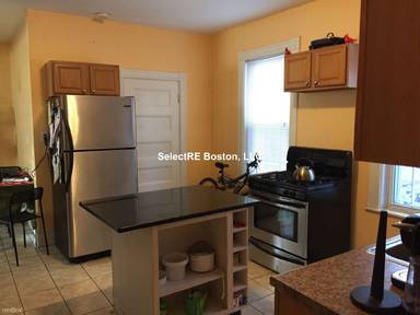 Main picture of 10 Bucknam St