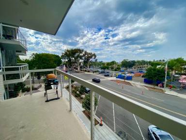 Main picture of 725 Grand Ave