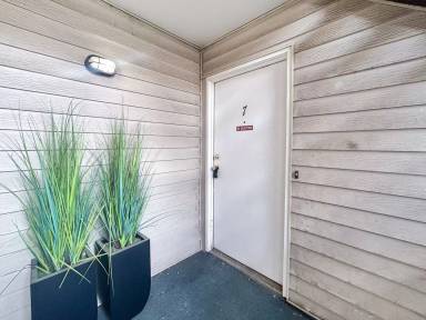 Main picture of 3613 S Sheridan Blvd