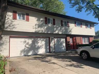 Main picture of 30 Royal Dr