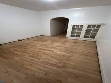 Main picture of 5869 Northumberland St