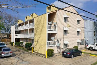 Main picture of 4841 Zenith St