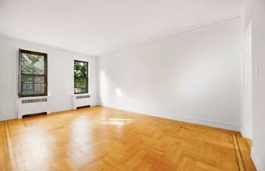 Main picture of 3235 Rochambeau Ave