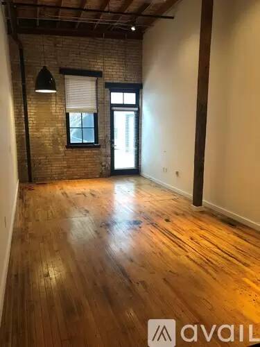 Main picture of 346 W Pierpont Ave