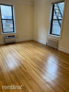 Main picture of 214 E 51st St
