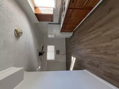 Main picture of 1005 W 7th St