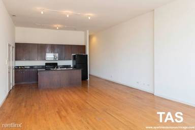 Main picture of 2401 W North Ave