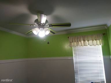 Main picture of 2200 SW 94th Ter