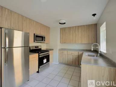 Main picture of 2748 W Winnemac Ave
