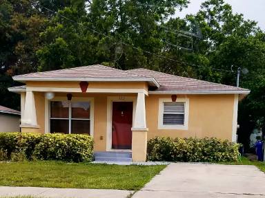 Main picture of 1215 E Parker St