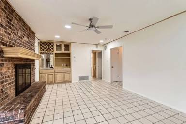 Main picture of 6614 Madeleine Dr