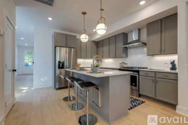 Main picture of 222 Peachtree St