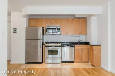 Main picture of 698 10th Ave