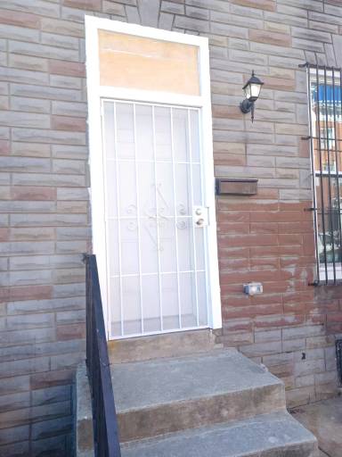 Main picture of 905 Bennett Pl