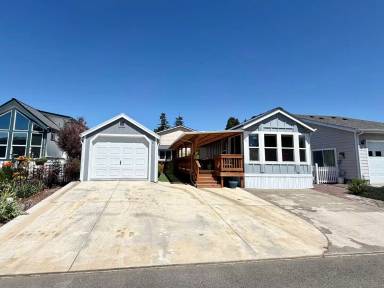 Main picture of 111 Pond Ln