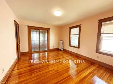 Main picture of 23 Mount Pleasant St