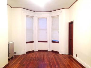 Main picture of 267 Covert St