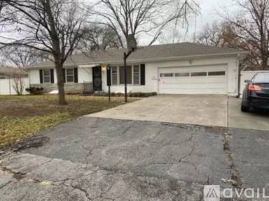 Main picture of 412 W 101st Ter