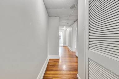 Main picture of 226 W Monument St