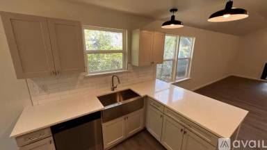 Main picture of 231 E Heron St