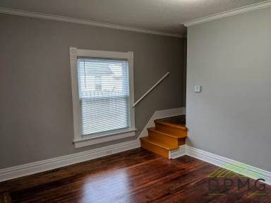 Main picture of 127 Shepard St