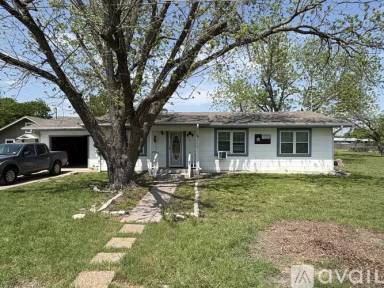 Main picture of 142 W Allen St