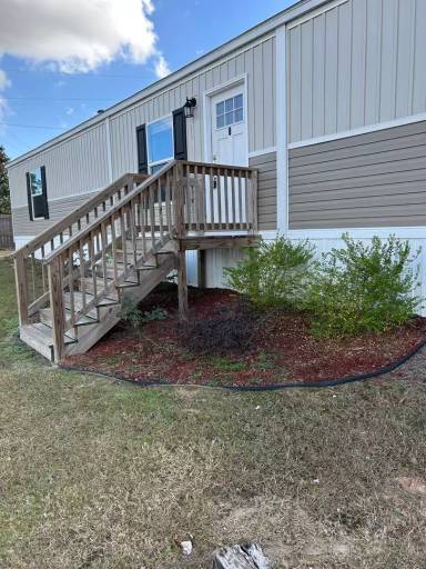 Main picture of 2550 E Shotwell St