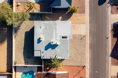 Main picture of 5010 W Beverly Ln