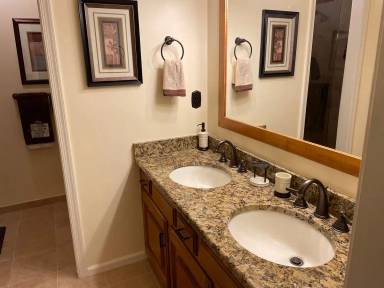 Main picture of 901 Lindsley Dr