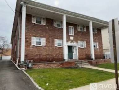 Main picture of 120 E Price St