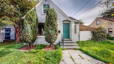 Main picture of 210 Brown St