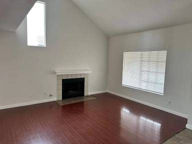 Main picture of 25580 Fruit Tree St