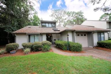 Main picture of 120 Gleneagles Dr