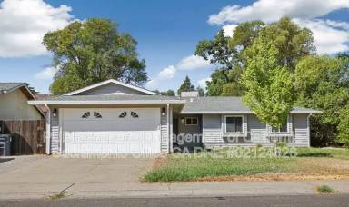 Main picture of 2114 Pinetree Ct