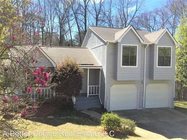 Main picture of 640 Cranberry Trl