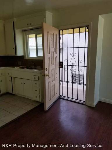 Main picture of 1311 S Grand Ave