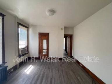 Main picture of 1851 North St