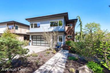 Main picture of 5002 Ivanhoe Pl NE