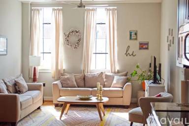 Main picture of 105 E Grace St