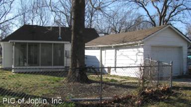 Main picture of 829 New Hampshire Ave