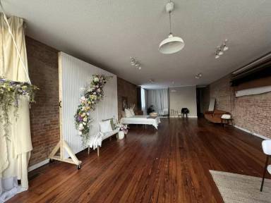 Main picture of 234 N Court St