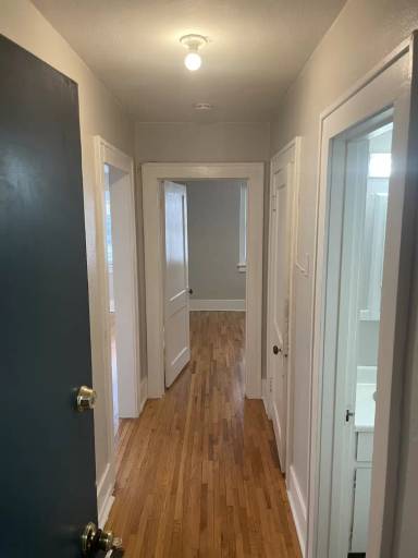 Main picture of 200 E Laurel St